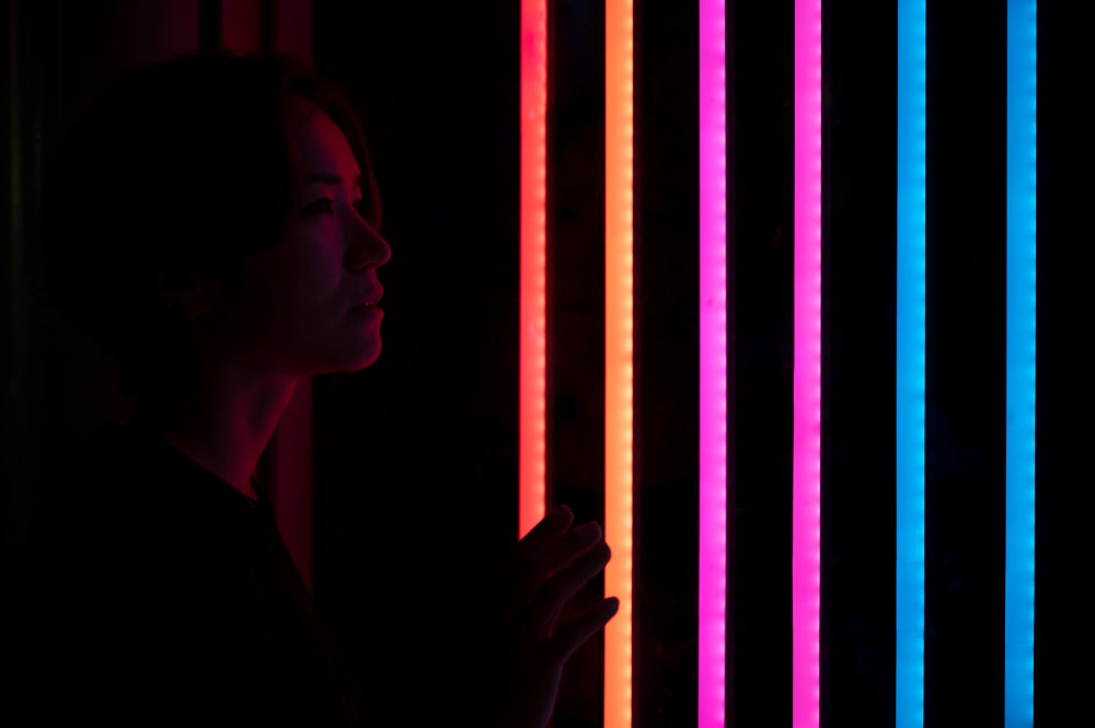 LED vs. neon: Jaký typ světelné reklamy je pro vás nejlepší?
